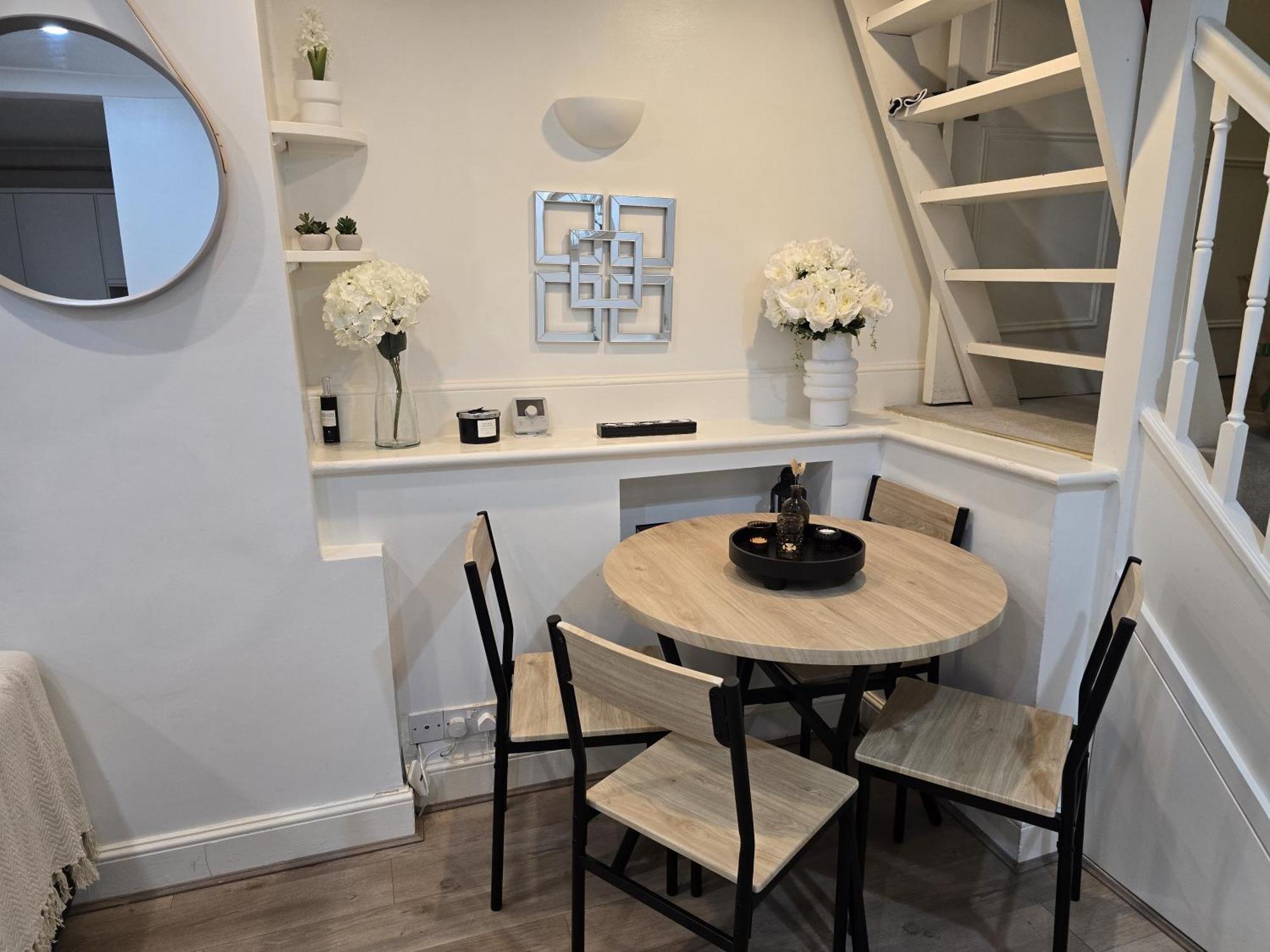 Stylish 2-bed In West - Extended Appartamento *