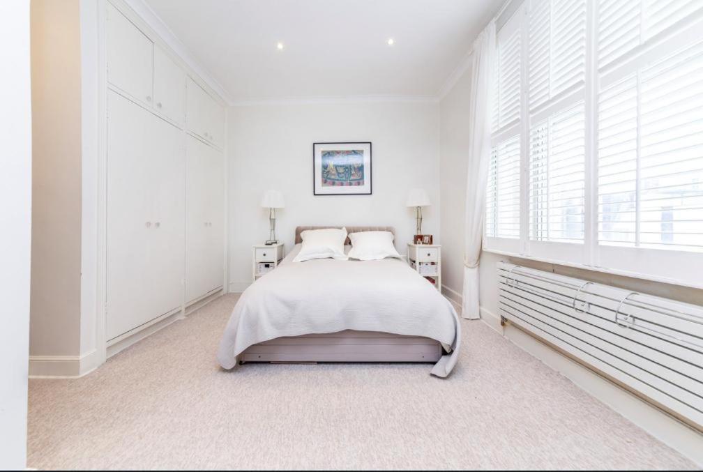 Stylish 2-bed In West - Extended Appartamento